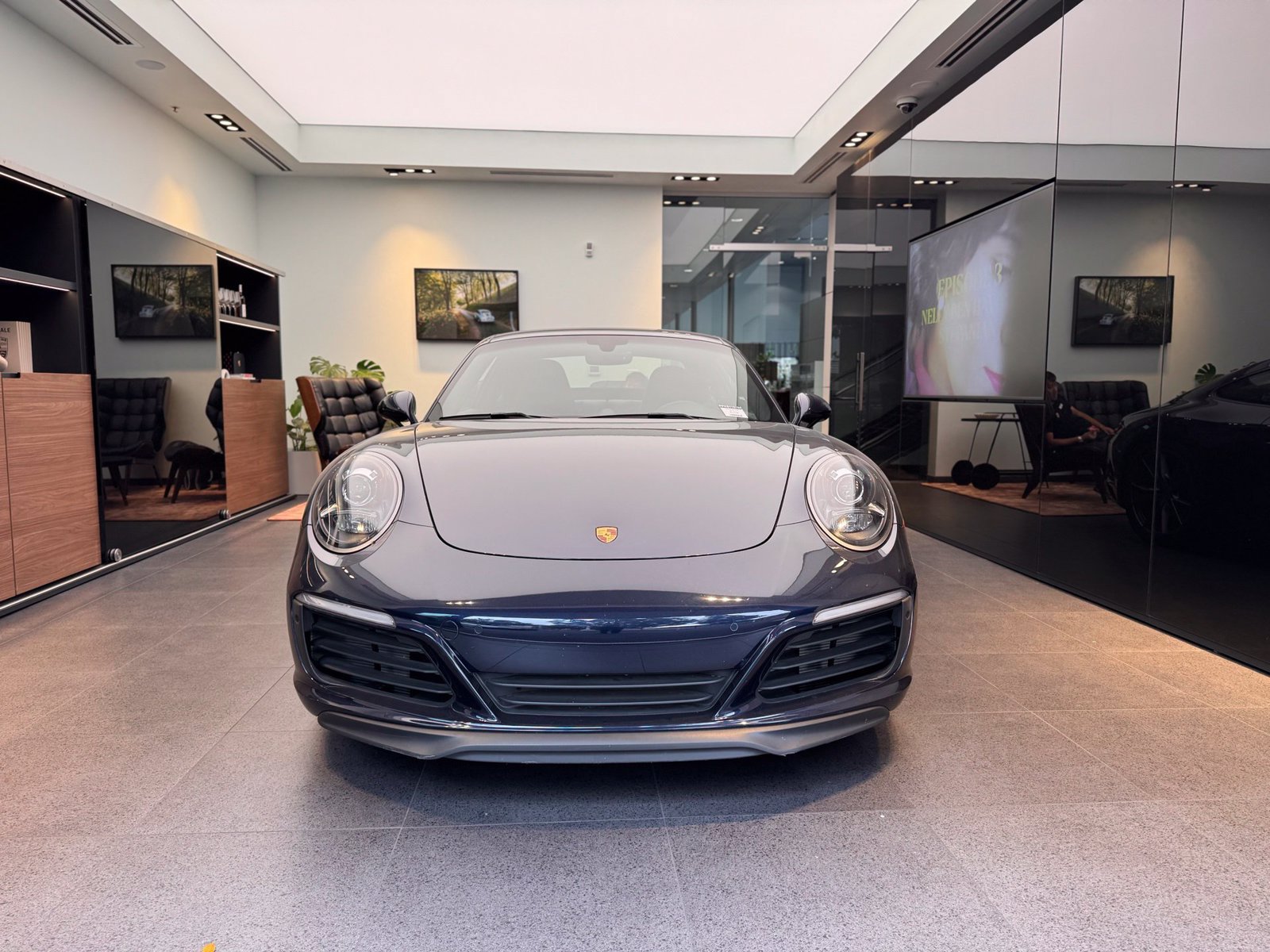 Used 2019 Porsche 911 Carrera S RWD image 2