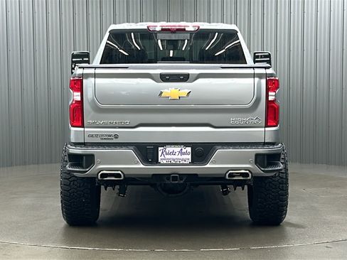 Used 2024 Chevrolet Silverado 1500 High Country w/ High Country Premium Package image 4