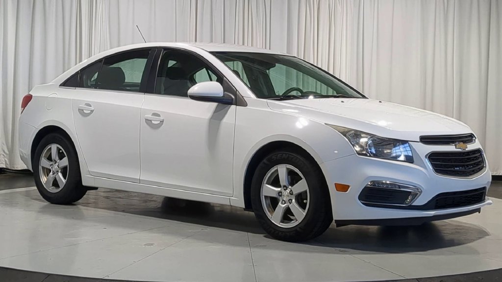 Used 2016 Chevrolet Cruze LT FWD image 3