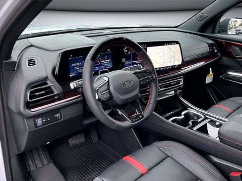 New 2026 Chevrolet Traverse RS w/ LPO, Floor Liner Package image 7