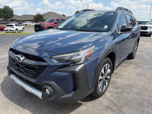 Used 2025 Subaru Outback Limited AWD/4WD image 6