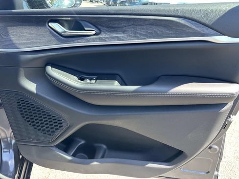 New 2026 Jeep Grand Cherokee Altitude AWD/4WD image 13