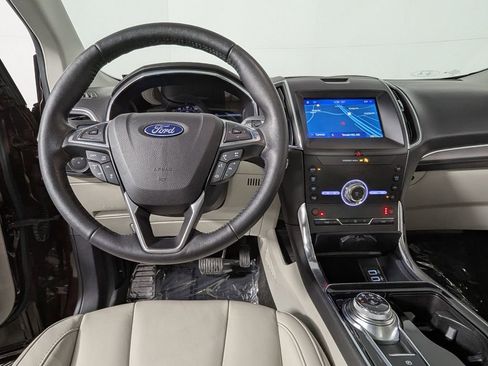 Used 2020 Ford Edge Titanium image 19