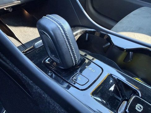 Used 2020 Volvo XC40 T5 R-Design image 11