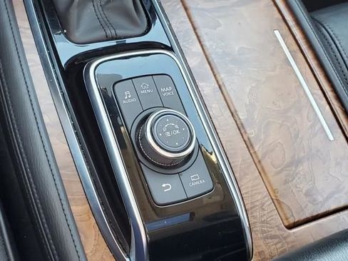Used 2024 Nissan Armada SL w/ Captain's Chairs Package AWD/4WD image 33