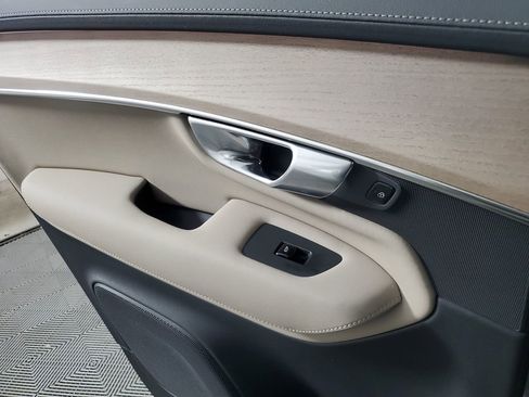 Certified 2025 Volvo XC90 B6 Core w/ Climate Package image 20