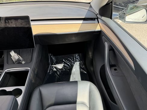 Used 2023 Tesla Model Y Long Range AWD/4WD image 16