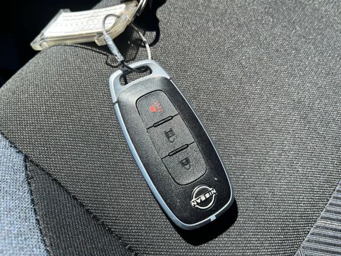 Used 2025 Nissan Versa SV FWD image 21