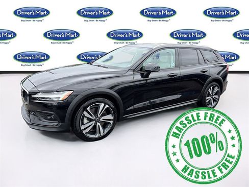 Used 2025 Volvo V60 B5 Cross Country Plus AWD/4WD image 3
