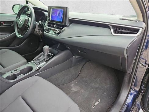 Used 2025 Toyota Corolla LE FWD image 21