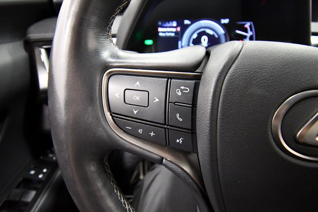 Used 2019 Lexus UX 250h w/ Premium Package AWD/4WD image 20