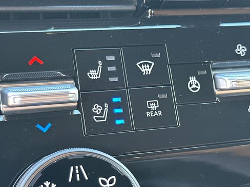 Certified 2026 Nissan Armada Platinum Reserve image 36