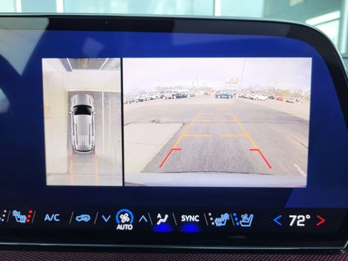 Used 2024 Chevrolet Traverse RS image 45