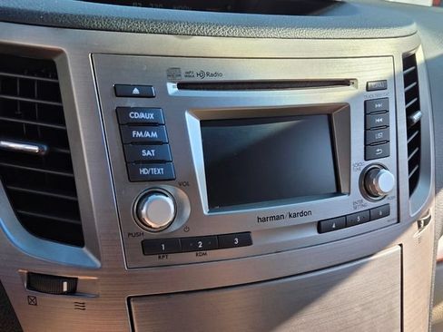 Used 2014 Subaru Outback 2.5i Limited w/ Moonroof Package AWD/4WD image 21
