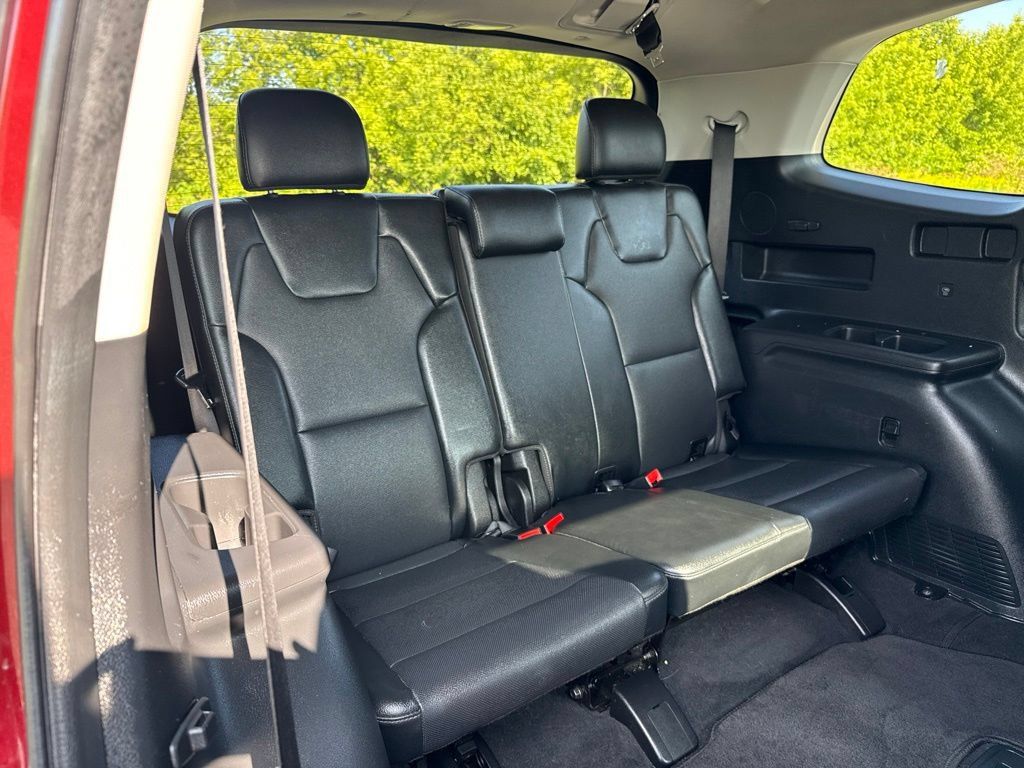 Used 2023 Kia Telluride EX w/ EX Captain's Chair Package AWD/4WD image 14