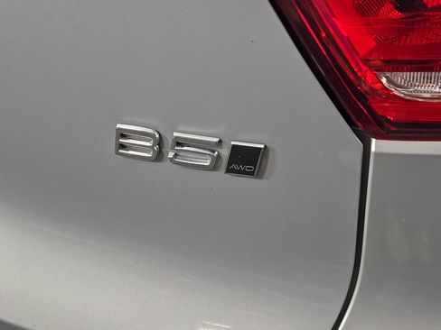 Used 2023 Volvo XC40 B5 Plus w/ Protection Package Premier image 11