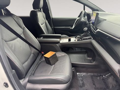 Used 2025 Toyota Sienna Limited AWD/4WD image 15