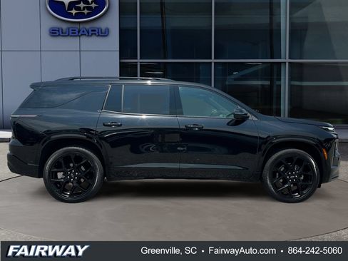 Used 2024 Chevrolet Traverse RS w/ LPO, Floor Liner Package AWD/4WD image 9