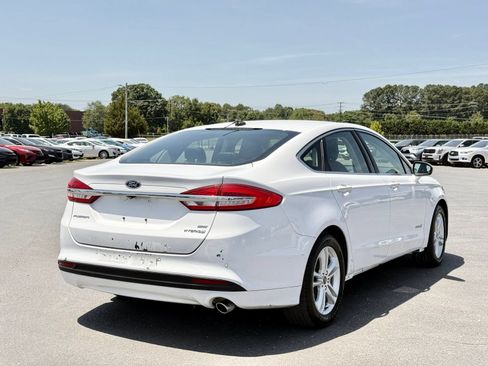 Used 2018 Ford Fusion SE w/ Equipment Group 602A FWD image 6