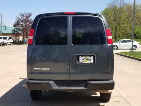 Used 2015 Chevrolet Express 2500 LS image 4