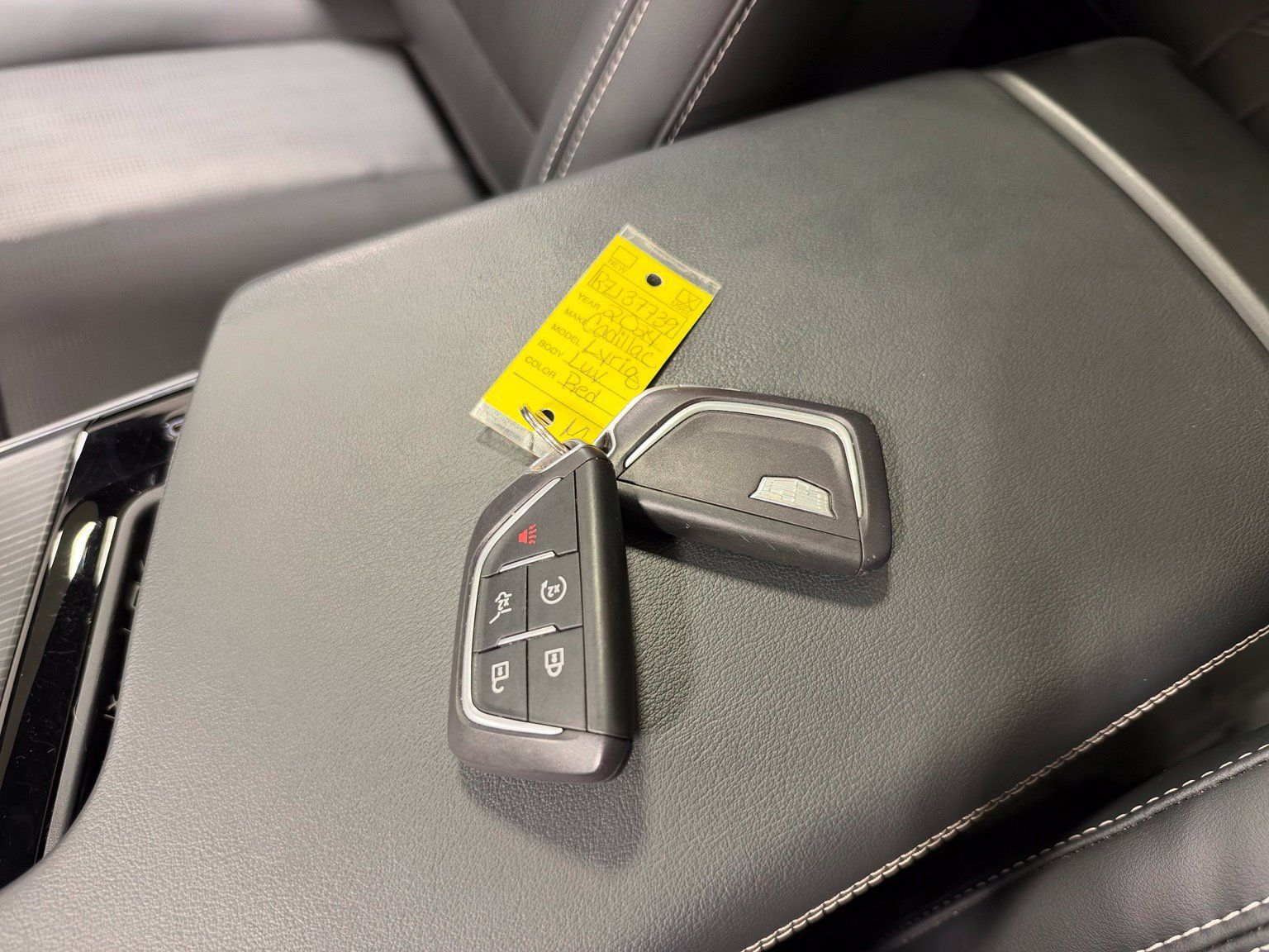 Used 2024 Cadillac Lyriq Luxury w/ LPO, Floor Liner Package AWD/4WD image 38