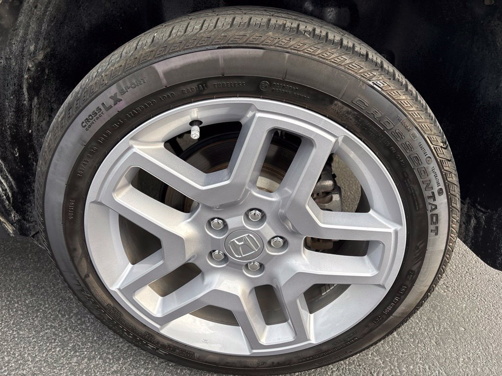 Used 2025 Honda Passport EX-L image 11
