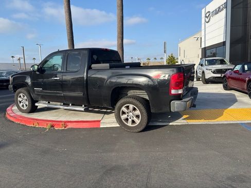 Used 2011 GMC Sierra 1500 SLT w/ SLT Convenience Package AWD/4WD image 13