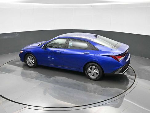 Used 2024 Hyundai Elantra SE FWD image 26