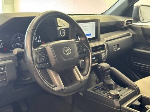Used 2025 Toyota 4Runner SR5 AWD/4WD image 8