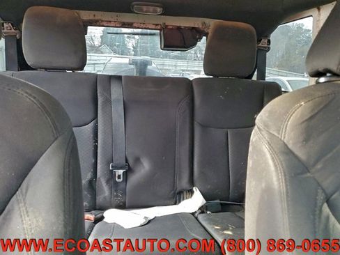 Used 2015 Jeep Wrangler Unlimited Sport image 9