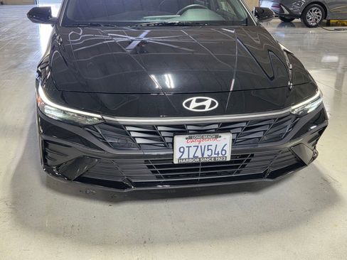 Certified 2025 Hyundai Elantra Sport FWD image 9