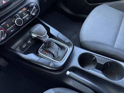 Used 2021 Kia Soul LX FWD image 27