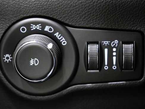 New 2026 Jeep Compass Limited w/ Sun, Sound & Navigation Group image 14