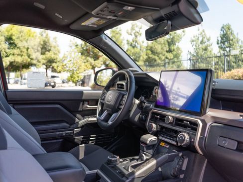 Certified 2025 Toyota Tacoma TRD Off-Road w/ TRD Off Road Upgrade Package AWD/4WD image 21