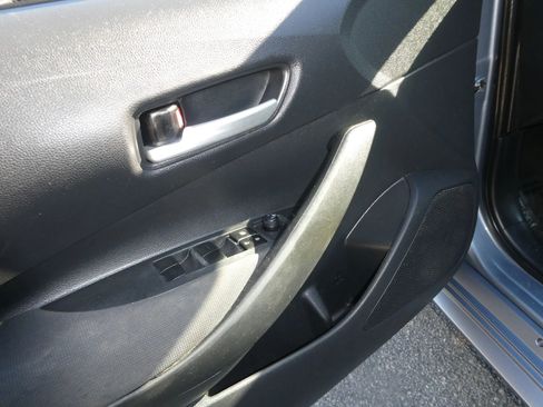 Used 2021 Toyota Corolla LE image 14