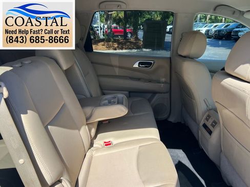 Used 2017 Nissan Pathfinder SV FWD image 21