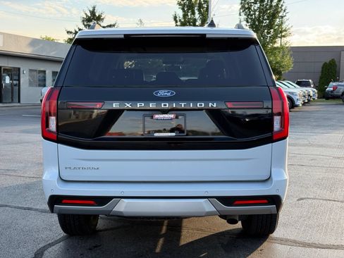 Used 2025 Ford Expedition Platinum AWD/4WD image 5