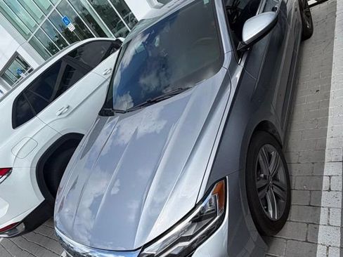 Used 2024 Volkswagen Jetta SE image 2