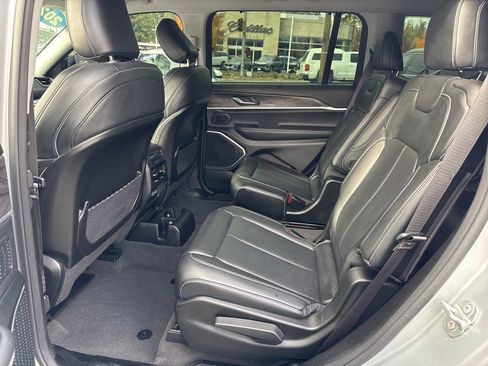 Used 2021 Jeep Grand Cherokee L Limited w/ Luxury Tech Group II image 40