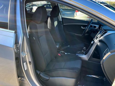 Used 2013 Hyundai Elantra GT w/ Touch & Go Pkg image 8