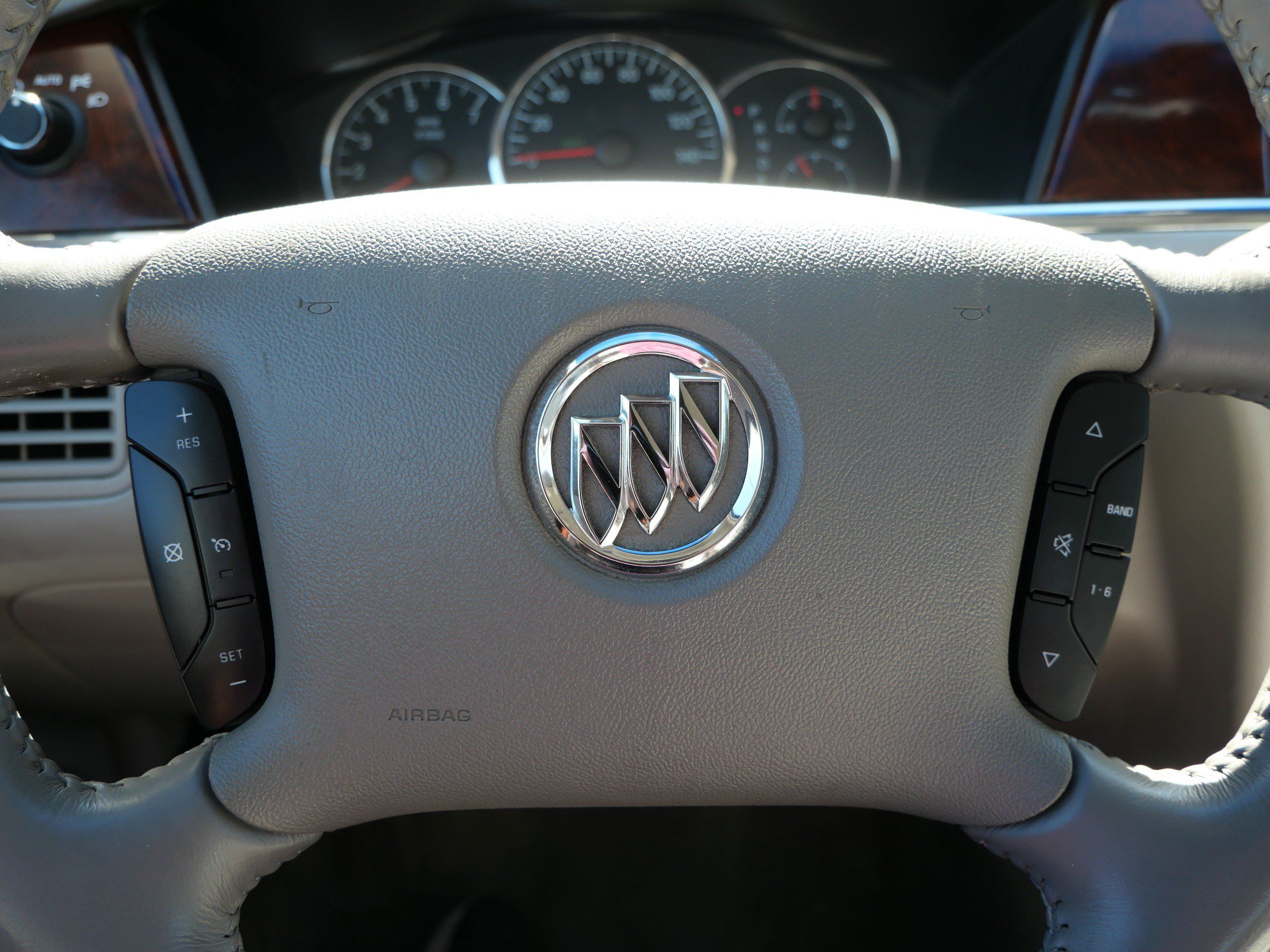 Used 2008 Buick LaCrosse CX FWD image 25