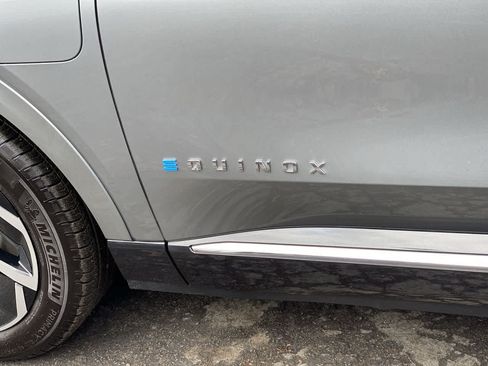 Used 2024 Chevrolet Equinox EV LT FWD image 10