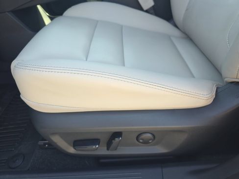 Used 2024 Nissan Rogue SL w/ SL Premium Package FWD image 28