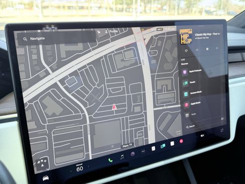 Used 2022 Tesla Model X image 67