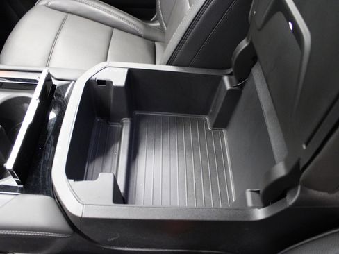 Used 2025 GMC Yukon Denali image 39