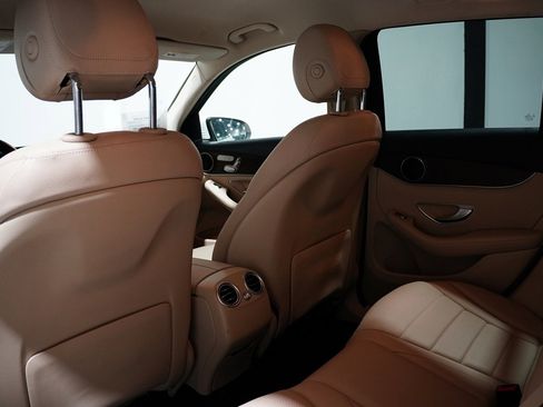 Used 2020 Mercedes-Benz GLC 300 4MATIC image 17