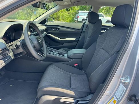 Certified 2025 Honda Accord LX image 19