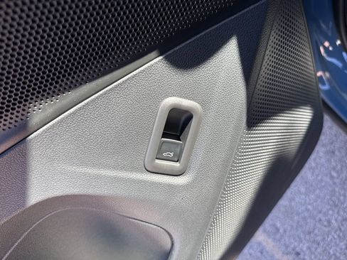 New 2026 Volkswagen Tiguan SE R-Line image 17