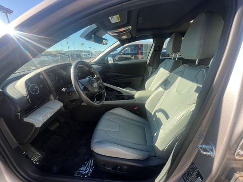 Used 2025 Hyundai Elantra Limited image 27