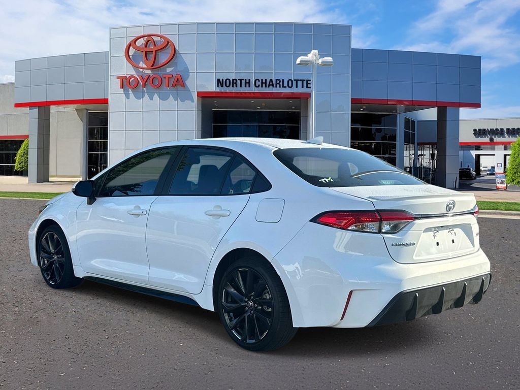 Used 2023 Toyota Corolla SE FWD image 5